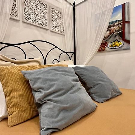 Le Stanze Di Ballaro Apartment Palermo Bagian luar foto