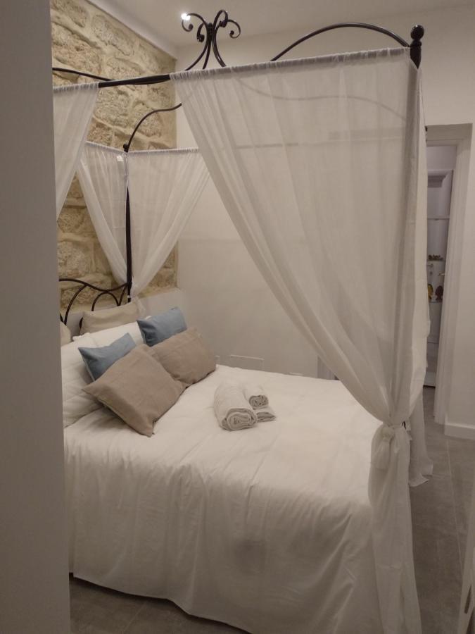 Le Stanze Di Ballaro Apartment Palermo Bagian luar foto